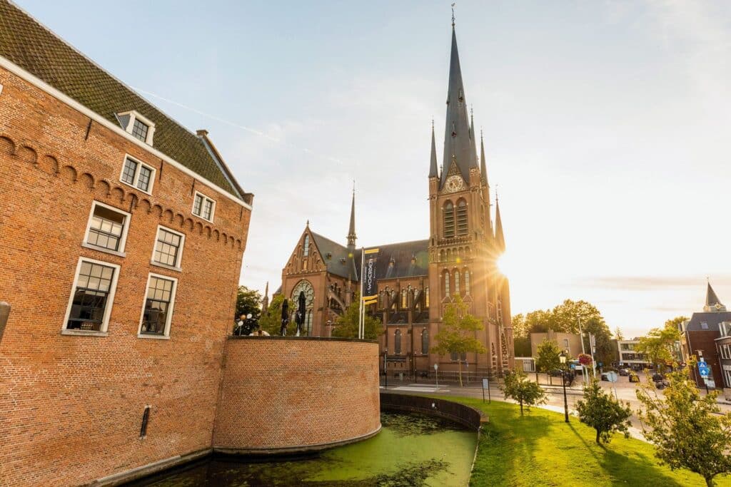 Kasteel Woerden vanaf de buitenkant