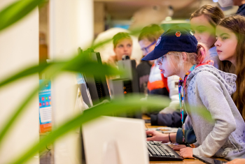 Beschrijvende afbeelding van nieuwsbericht: Gemeente Amsterdam maakt kinderen bewust van digitale risico’s